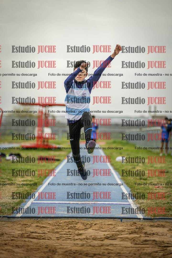 Fotos del salto en largo de varones - ambas categorías