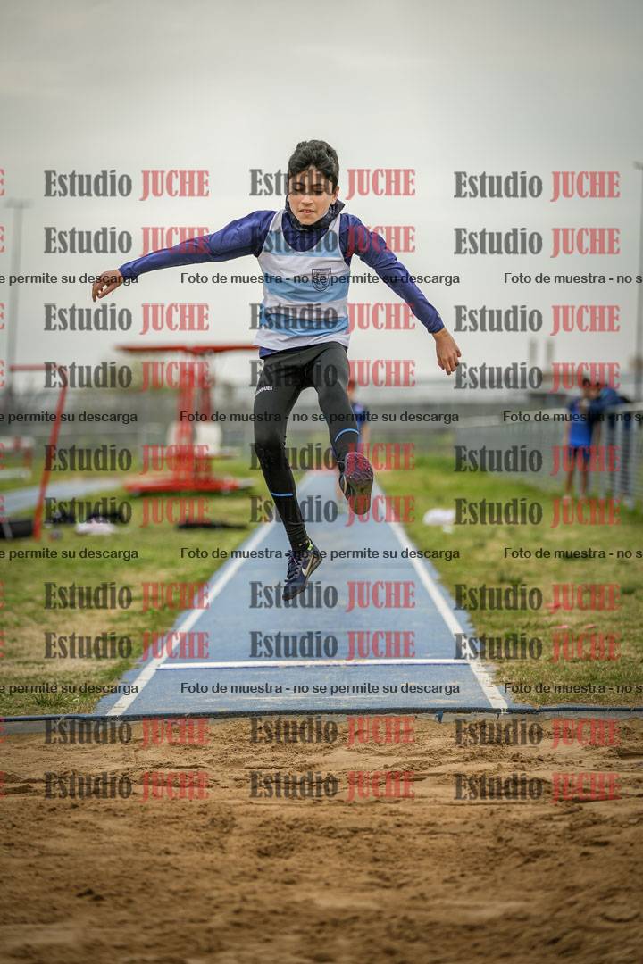 Fotos del salto en largo de varones - ambas categorías
