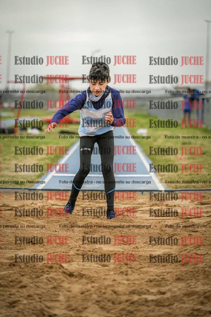 Fotos del salto en largo de varones - ambas categorías