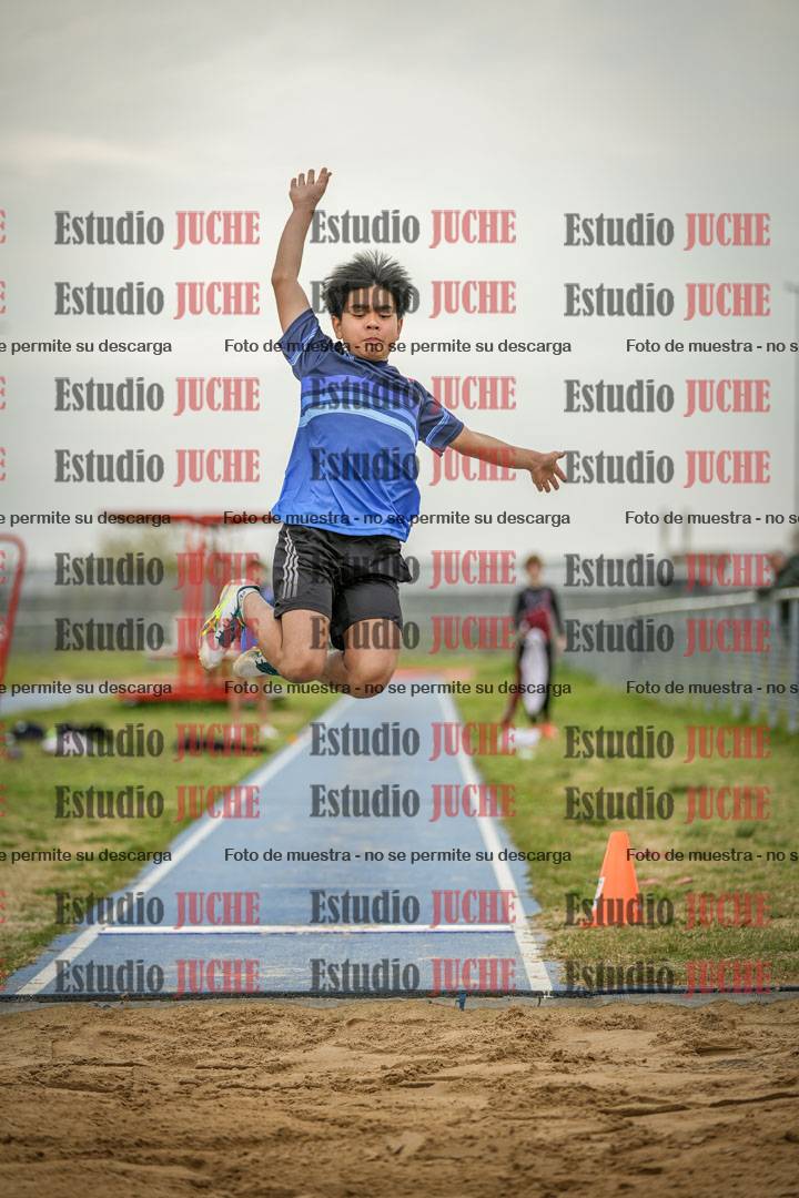 Fotos del salto en largo de varones - ambas categorías