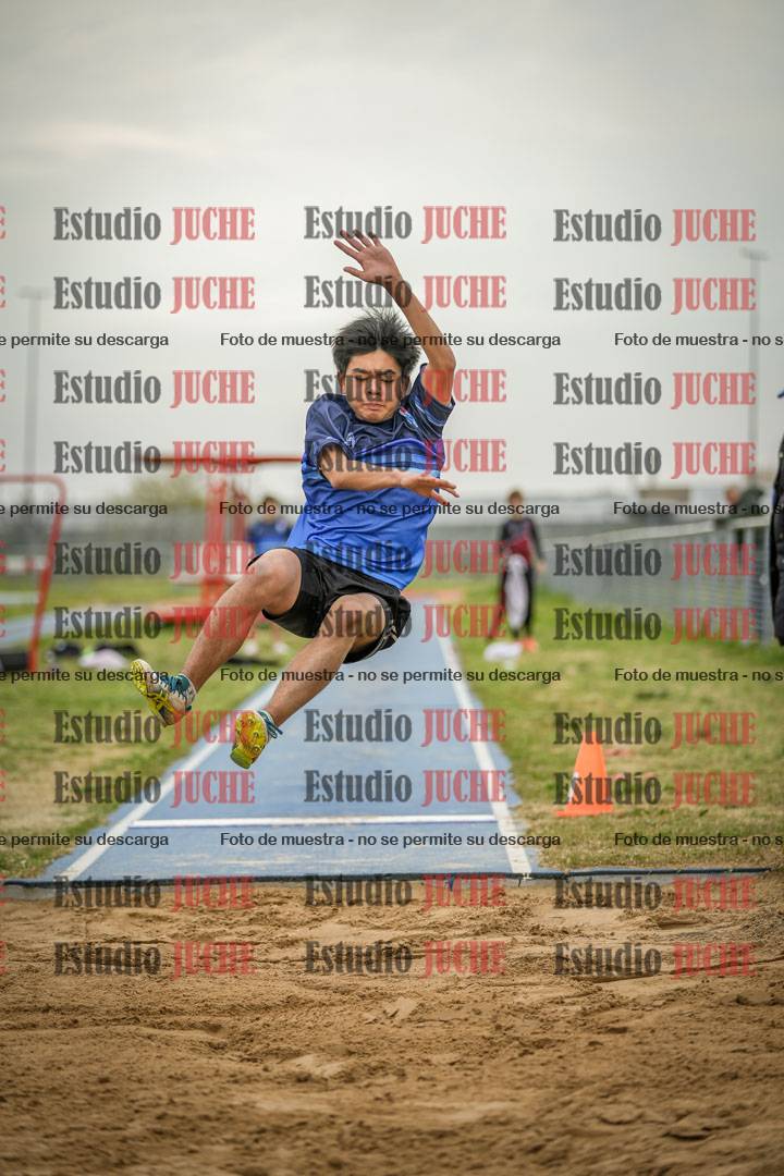Fotos del salto en largo de varones - ambas categorías