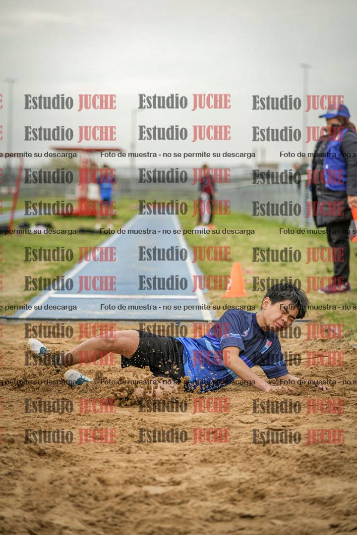 Fotos del salto en largo de varones - ambas categorías