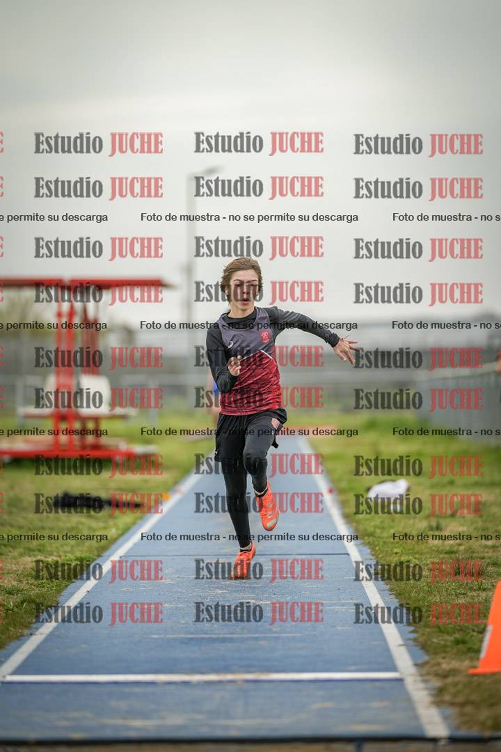 Fotos del salto en largo de varones - ambas categorías