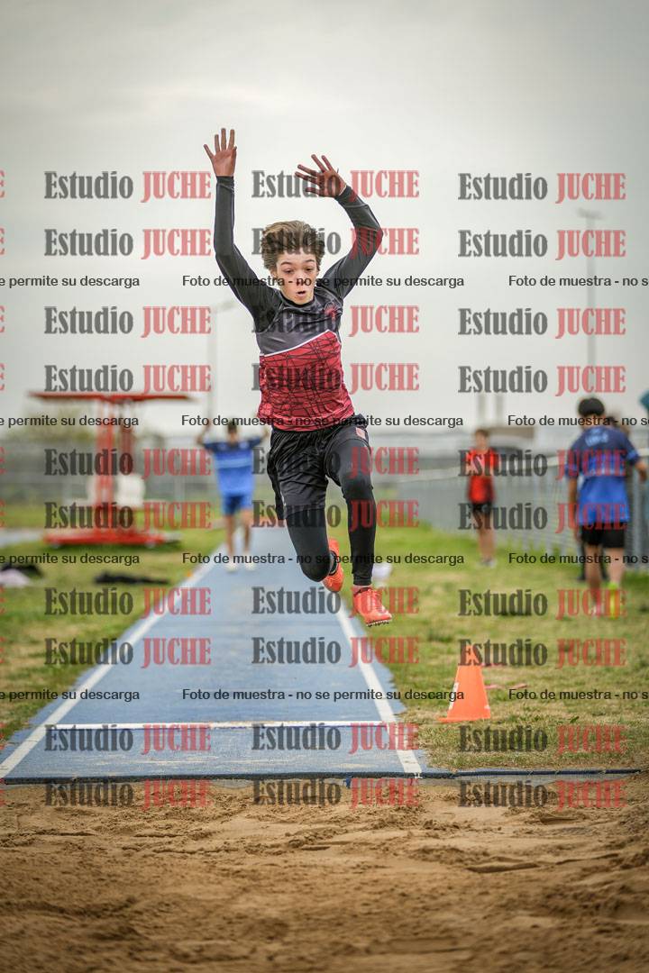 Fotos del salto en largo de varones - ambas categorías