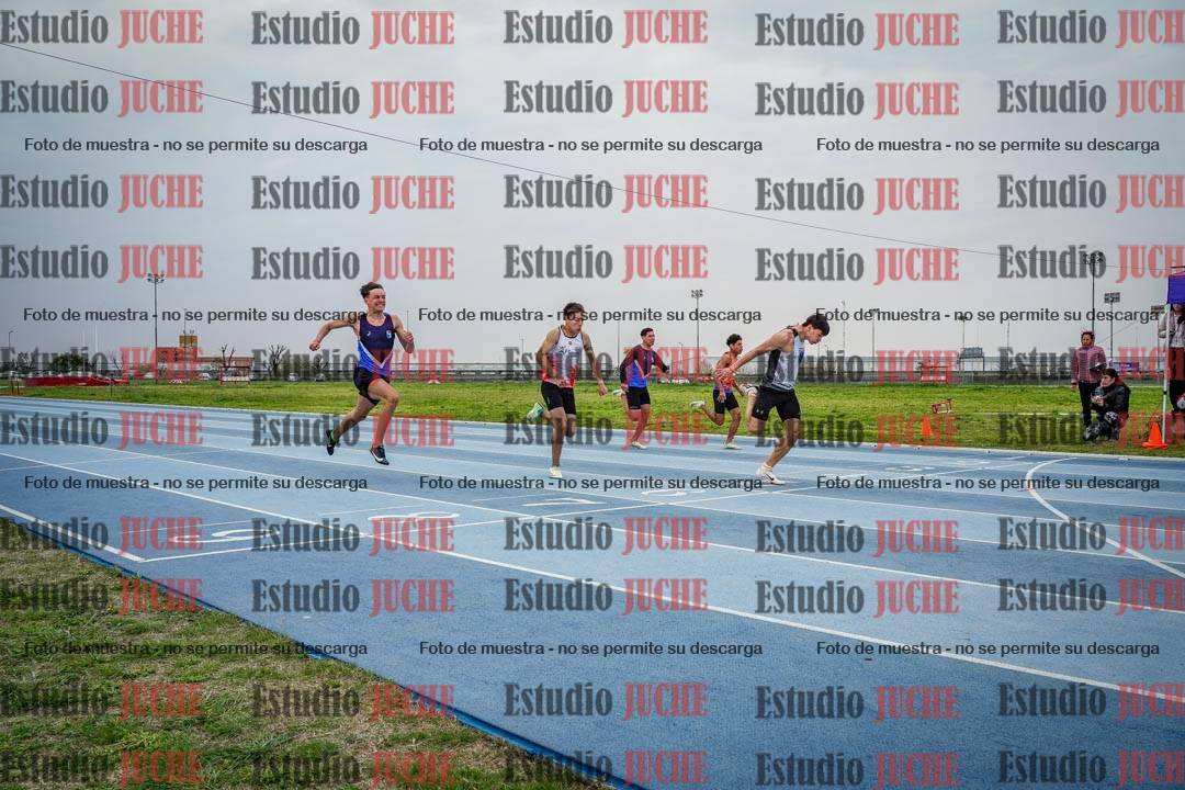 Fotos de los 100 m llanos de varones