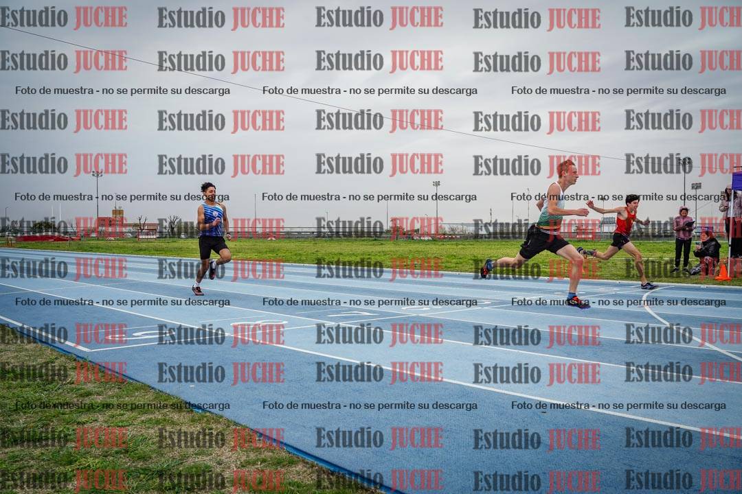 Fotos de los 100 m llanos de varones
