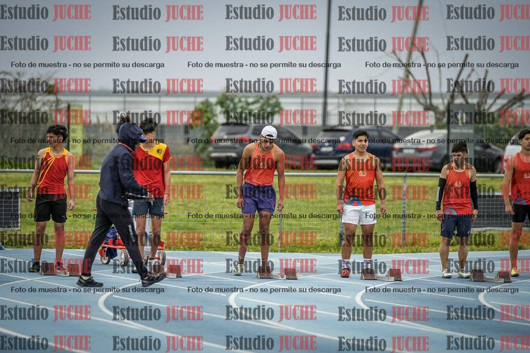 Fotos de los 100 m llanos de varones