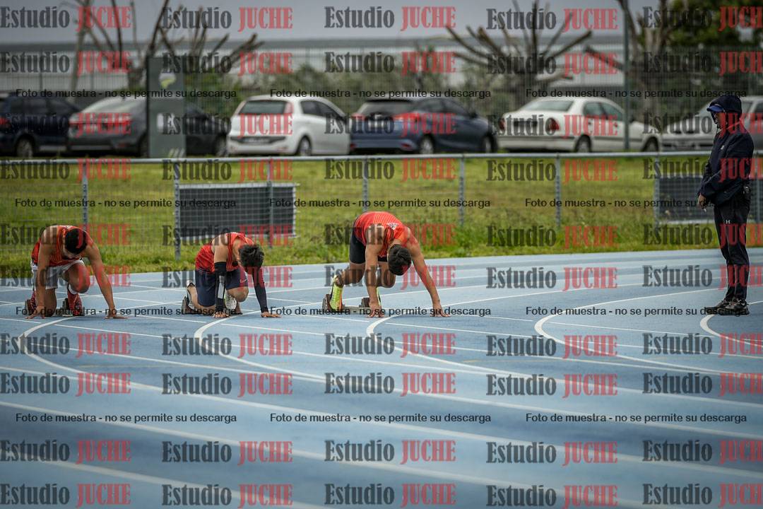Fotos de los 100 m llanos de varones