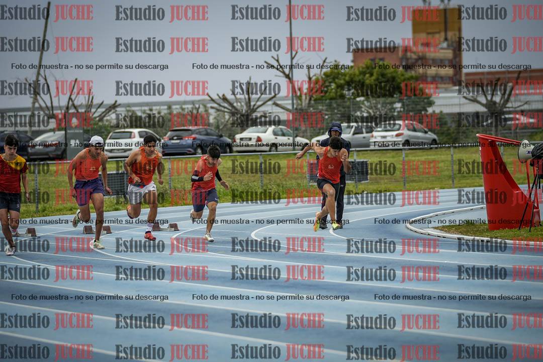 Fotos de los 100 m llanos de varones
