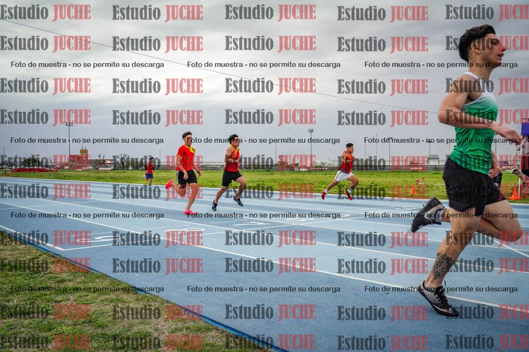 Fotos de los 100 m llanos de varones