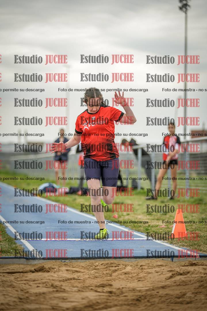 Fotos del salto en largo de mujeres - ambas categorías