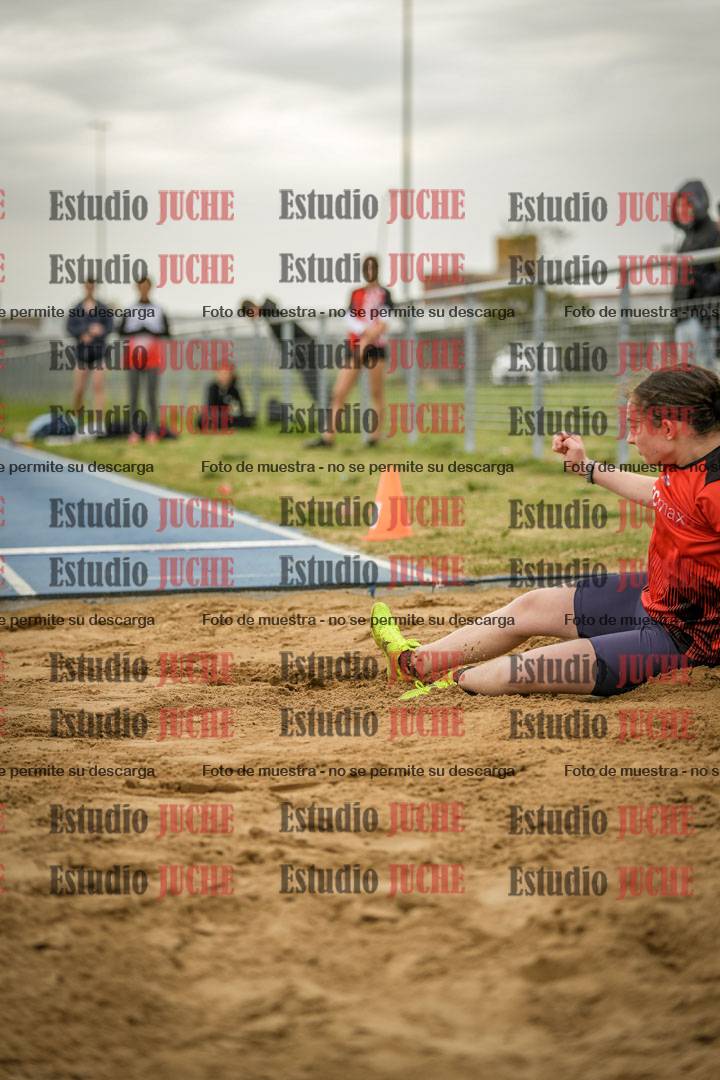 Fotos del salto en largo de mujeres - ambas categorías