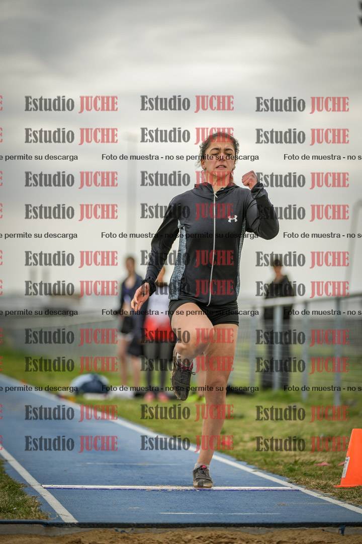 Fotos del salto en largo de mujeres - ambas categorías