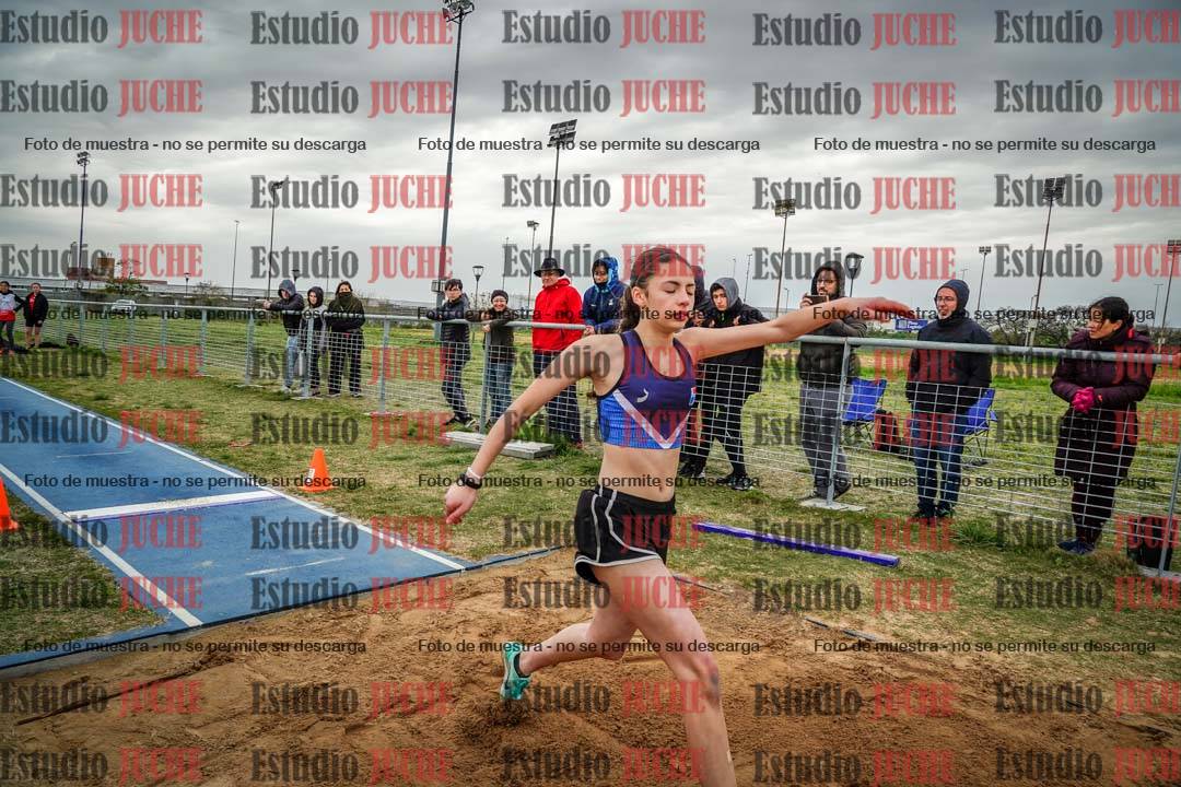 Fotos del salto en largo de mujeres - ambas categorías