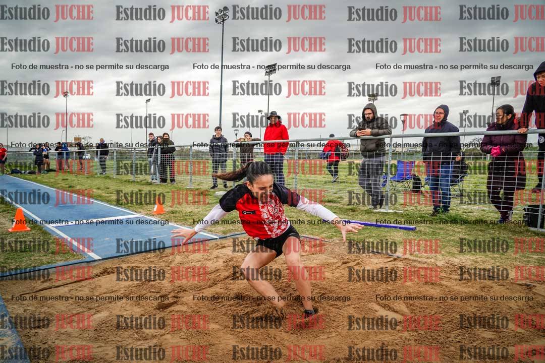 Fotos del salto en largo de mujeres - ambas categorías