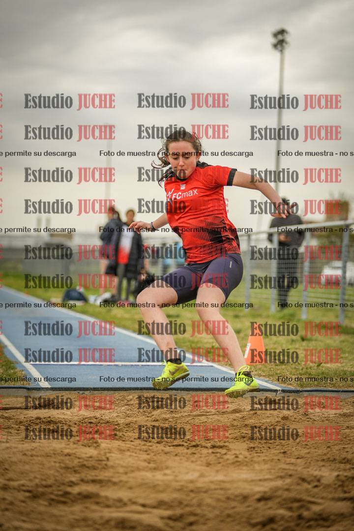 Fotos del salto en largo de mujeres - ambas categorías