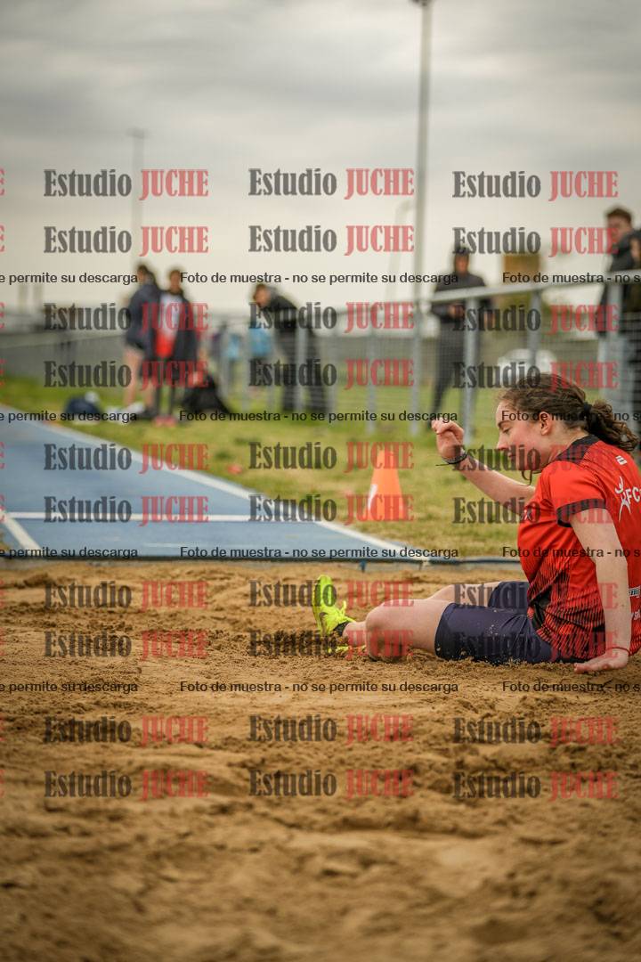 Fotos del salto en largo de mujeres - ambas categorías