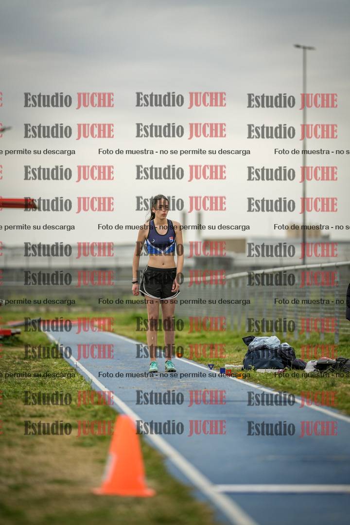 Fotos del salto en largo de mujeres - ambas categorías
