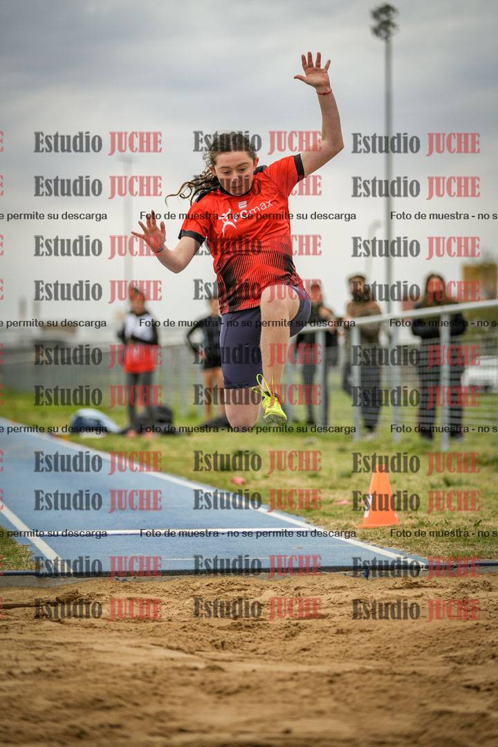 Fotos del salto en largo de mujeres - ambas categorías
