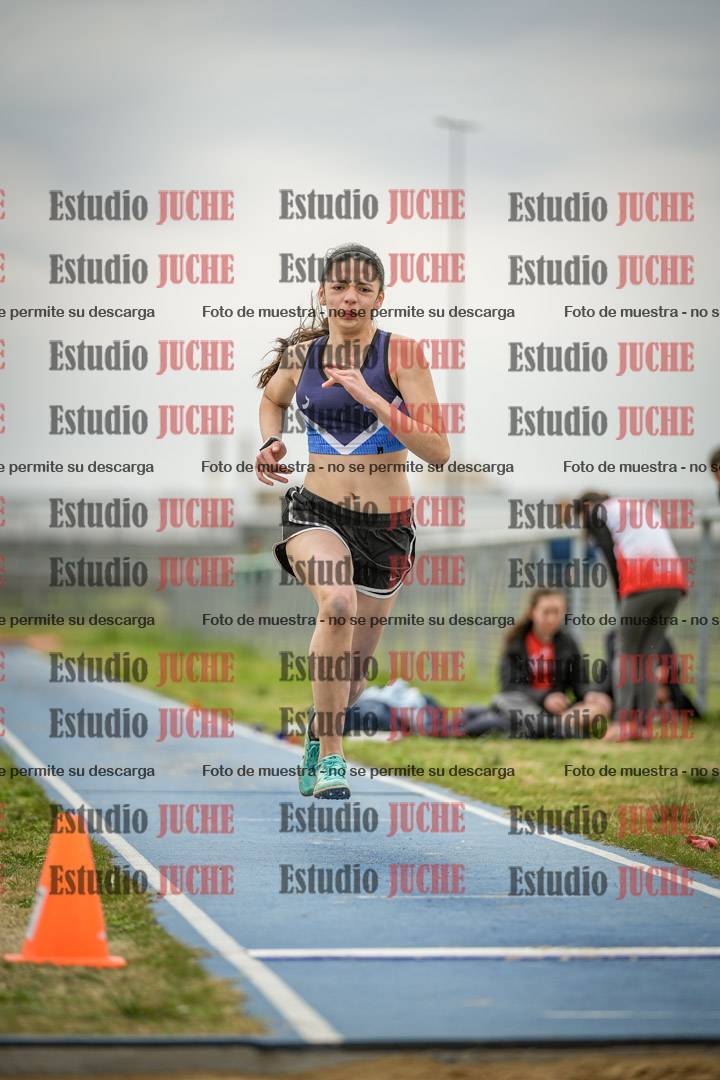 Fotos del salto en largo de mujeres - ambas categorías