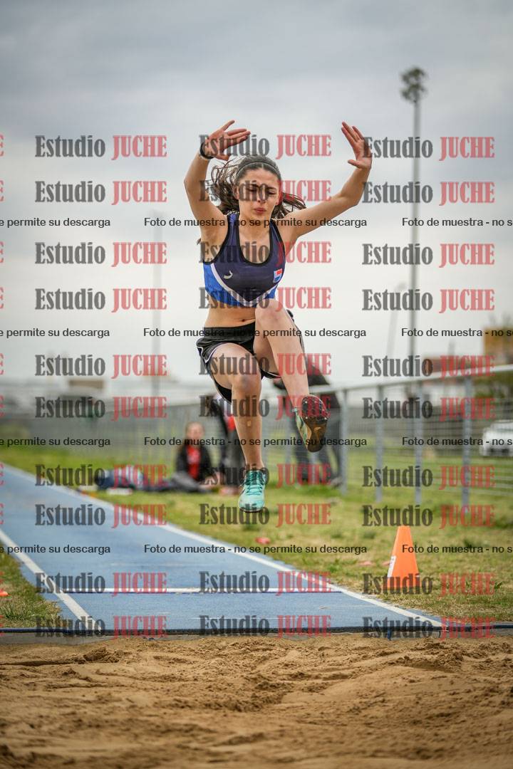 Fotos del salto en largo de mujeres - ambas categorías