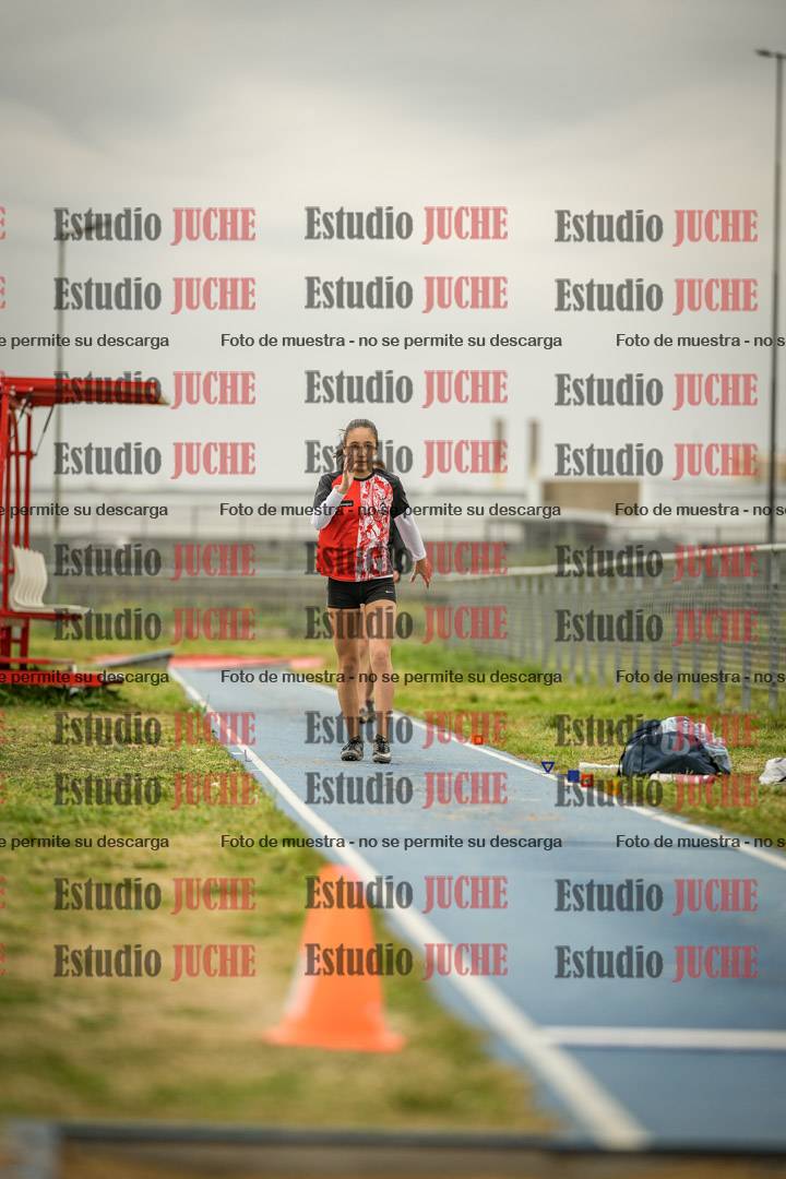 Fotos del salto en largo de mujeres - ambas categorías