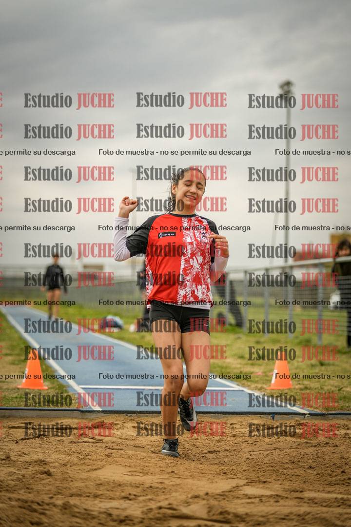 Fotos del salto en largo de mujeres - ambas categorías
