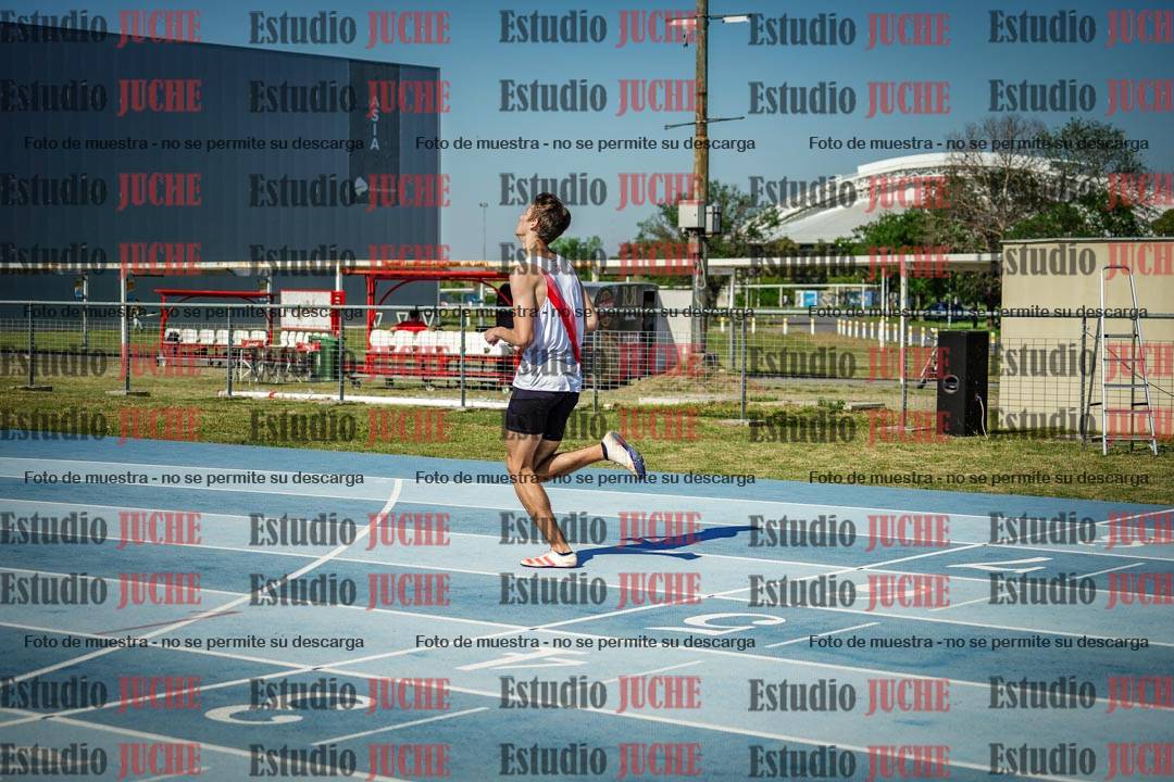 Fotos de los 400 m con vallas de varones