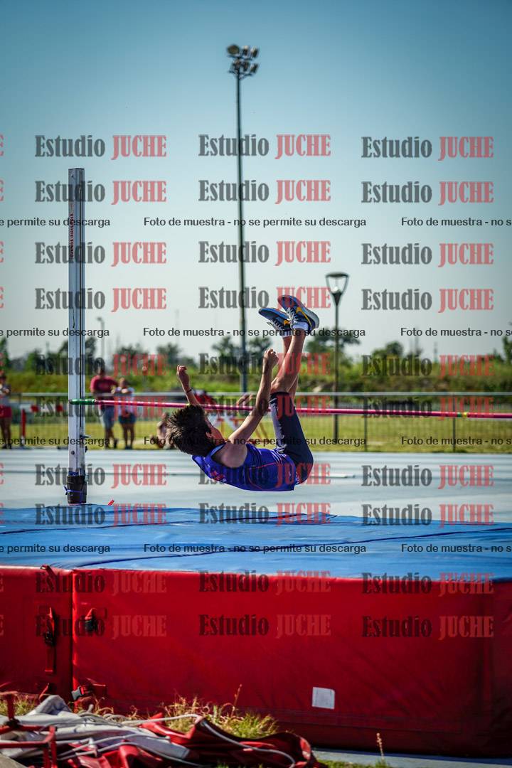 Fotos del salto en alto de mujeres y varones - todos los grupos