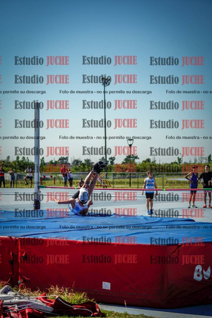 Fotos del salto en alto de mujeres y varones - todos los grupos