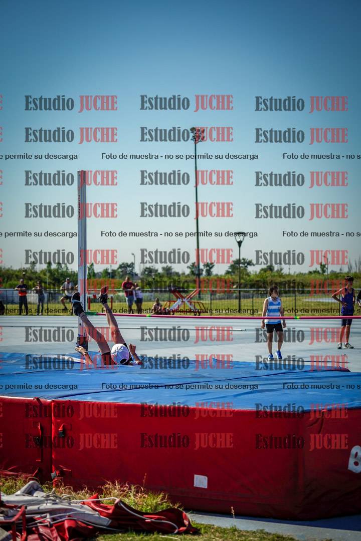 Fotos del salto en alto de mujeres y varones - todos los grupos