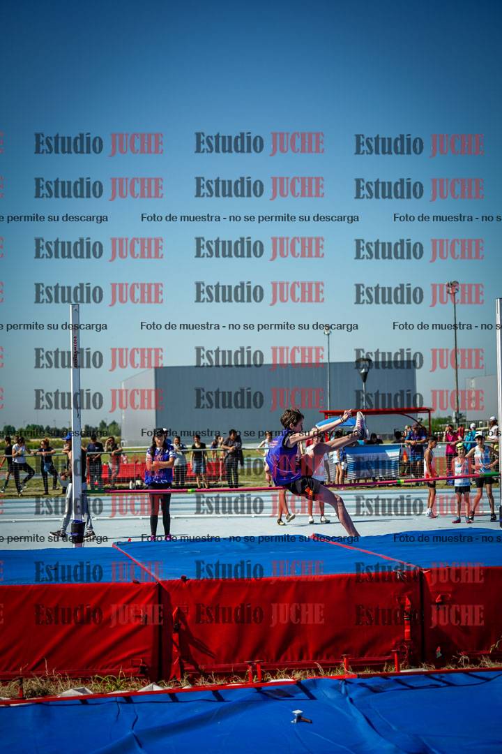 Fotos del salto en alto de mujeres y varones - todos los grupos