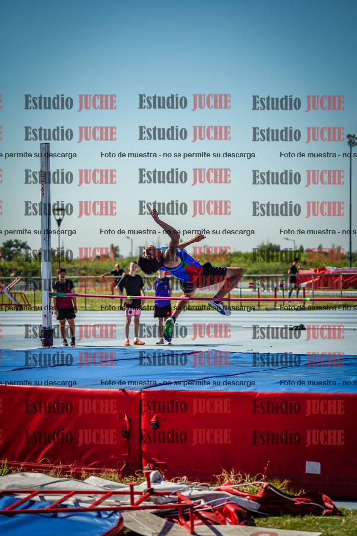 Fotos del salto en alto de mujeres y varones - todos los grupos