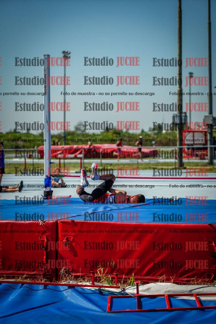 Fotos del salto en alto de mujeres y varones - todos los grupos