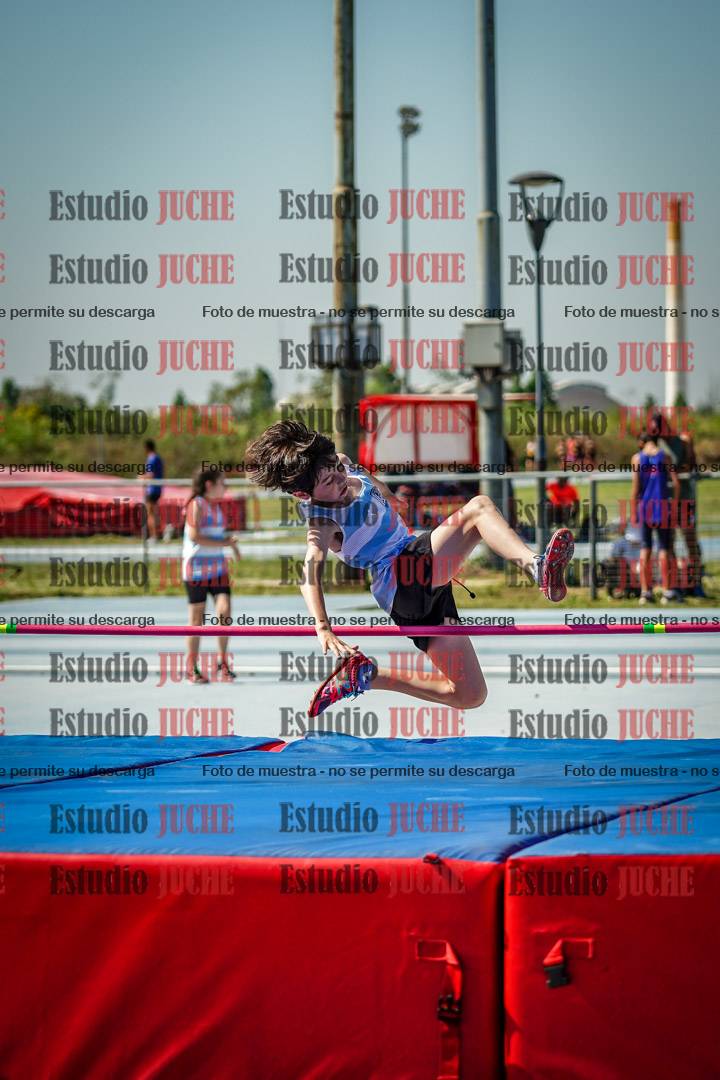Fotos del salto en alto de mujeres y varones - todos los grupos
