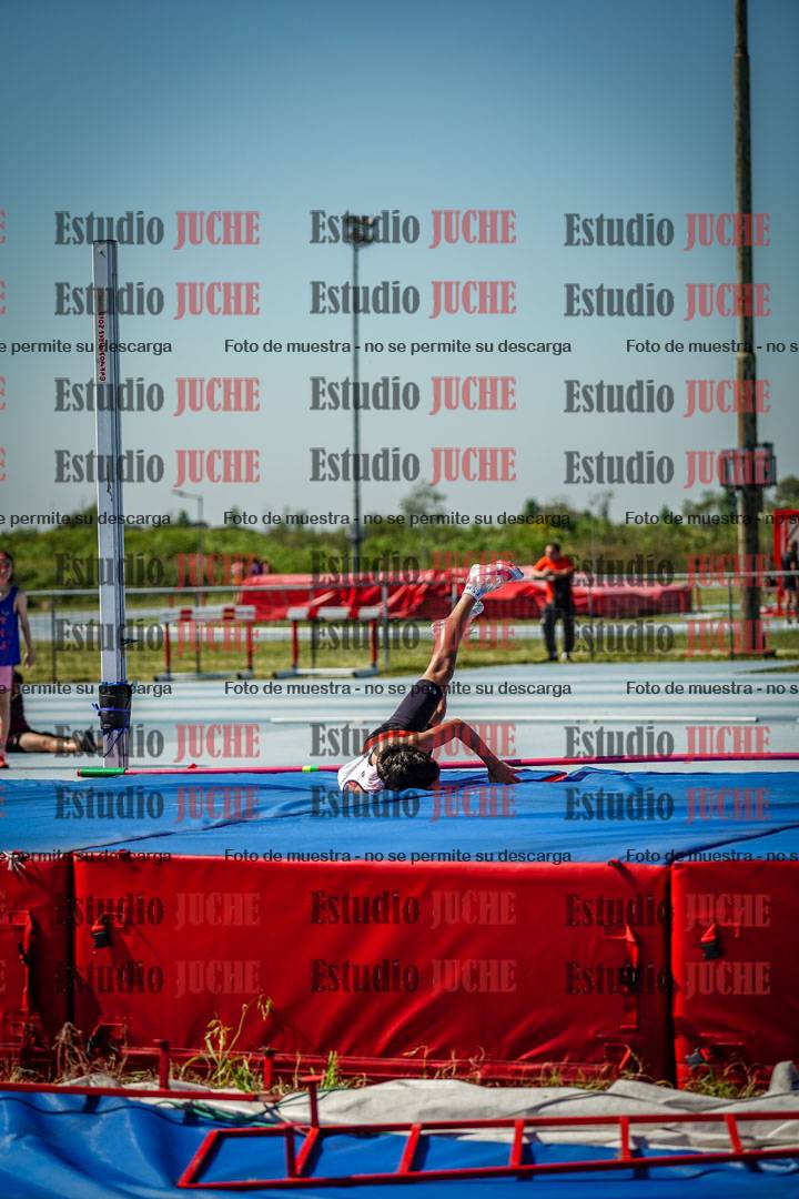 Fotos del salto en alto de mujeres y varones - todos los grupos