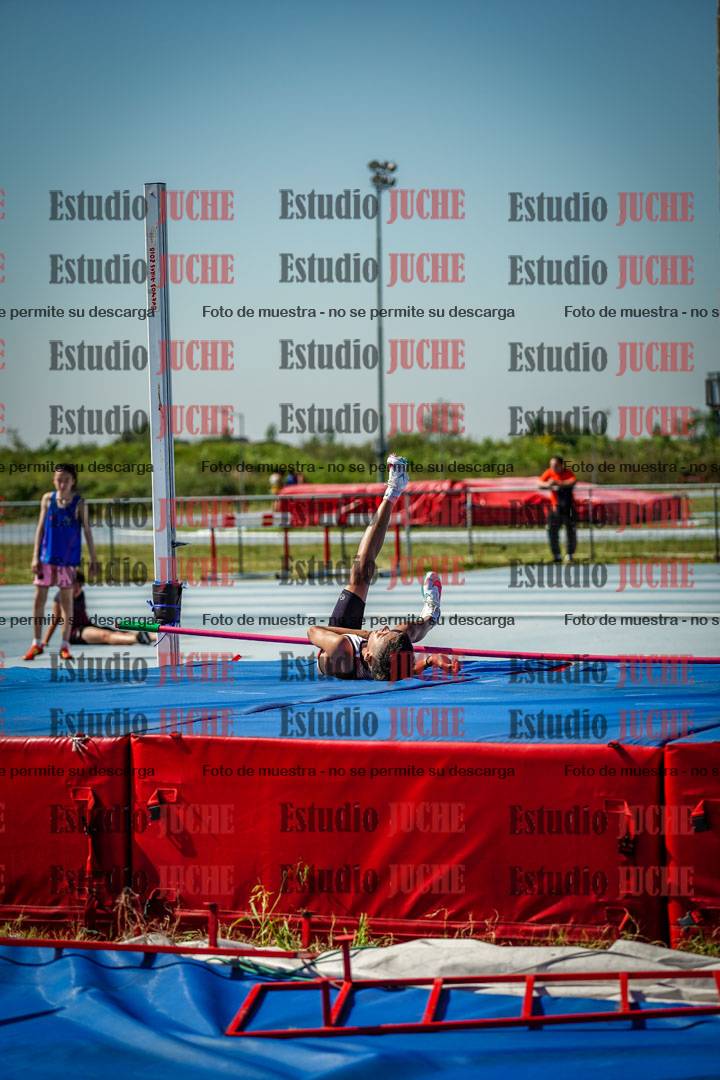 Fotos del salto en alto de mujeres y varones - todos los grupos