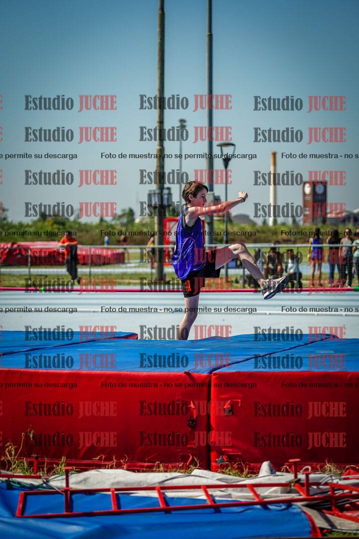 Fotos del salto en alto de mujeres y varones - todos los grupos