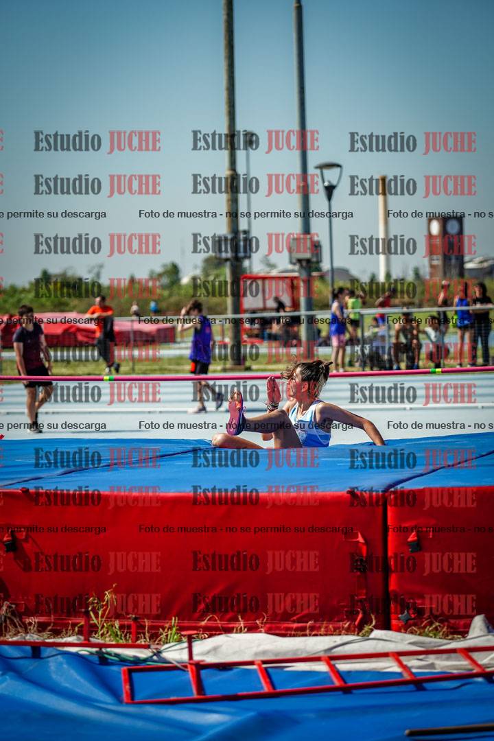 Fotos del salto en alto de mujeres y varones - todos los grupos