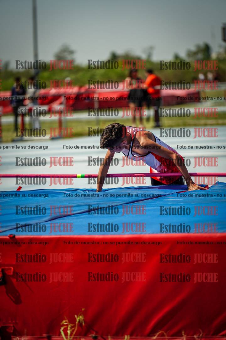 Fotos del salto en alto de mujeres y varones - todos los grupos
