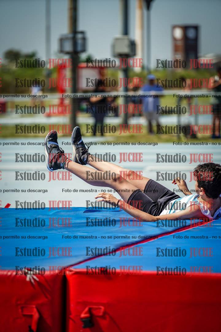 Fotos del salto en alto de mujeres y varones - todos los grupos