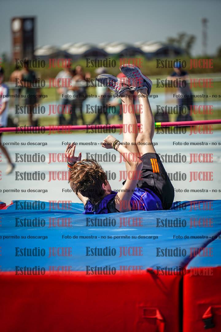 Fotos del salto en alto de mujeres y varones - todos los grupos