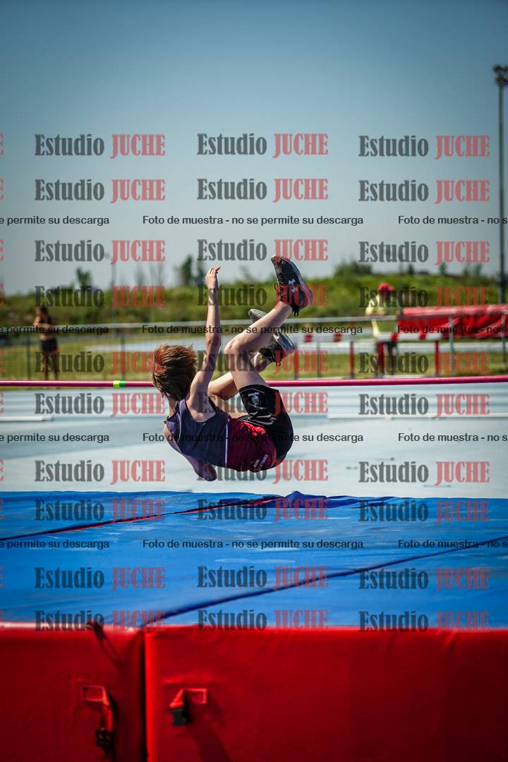Fotos del salto en alto de mujeres y varones - todos los grupos