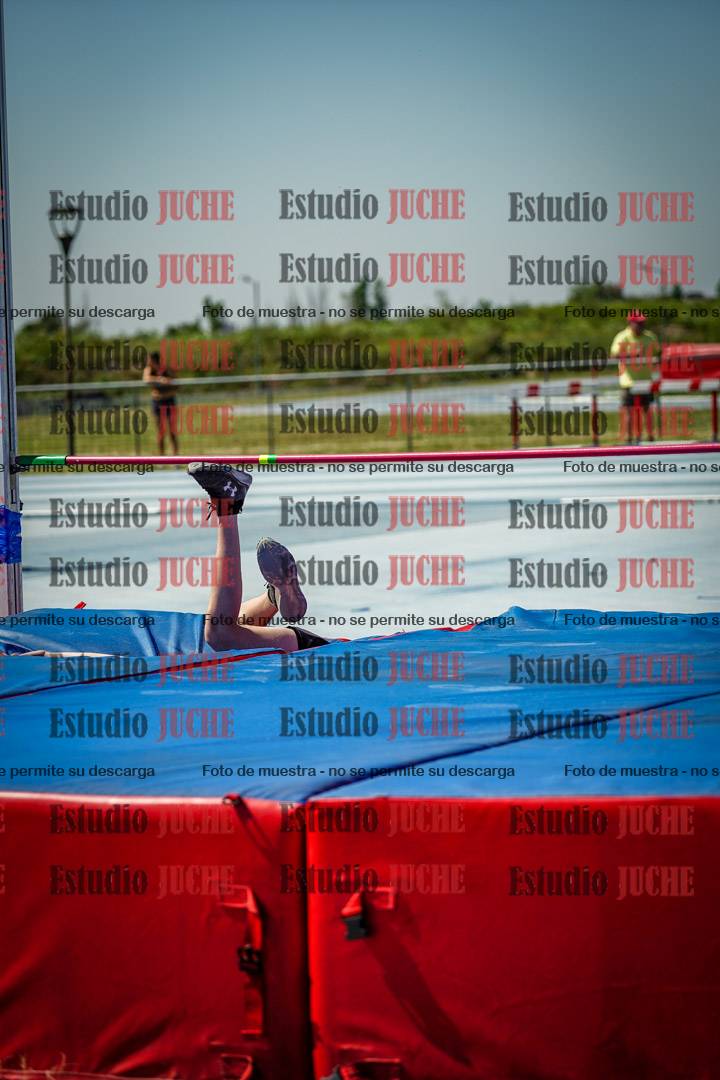 Fotos del salto en alto de mujeres y varones - todos los grupos