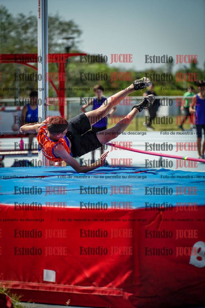 Fotos del salto en alto de mujeres y varones - todos los grupos