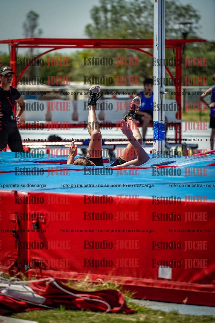Fotos del salto en alto de mujeres y varones - todos los grupos