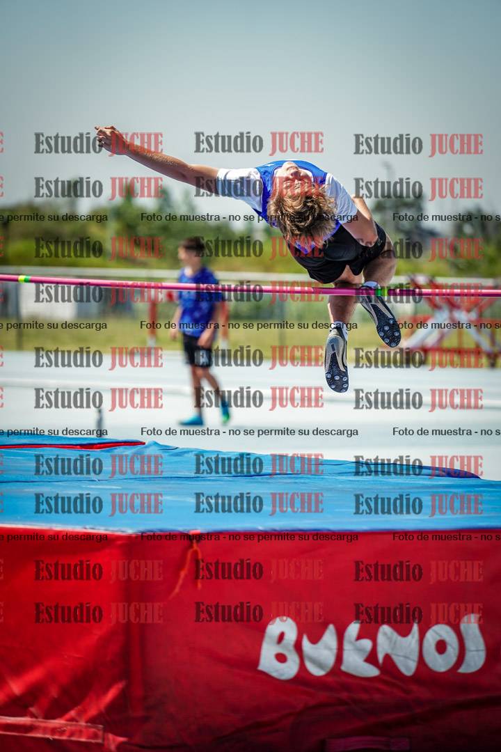 Fotos del salto en alto de mujeres y varones - todos los grupos