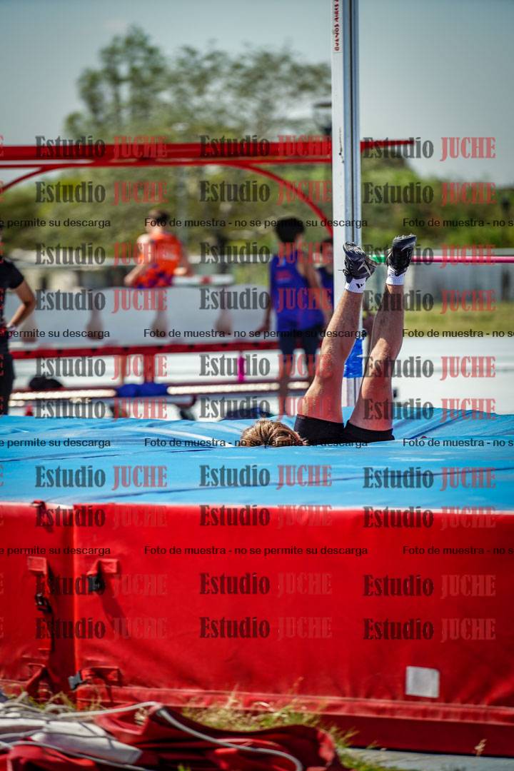 Fotos del salto en alto de mujeres y varones - todos los grupos