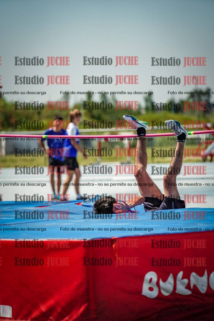 Fotos del salto en alto de mujeres y varones - todos los grupos