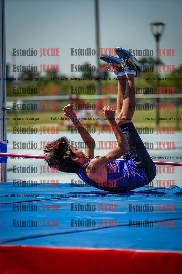 Fotos del salto en alto de mujeres y varones - todos los grupos